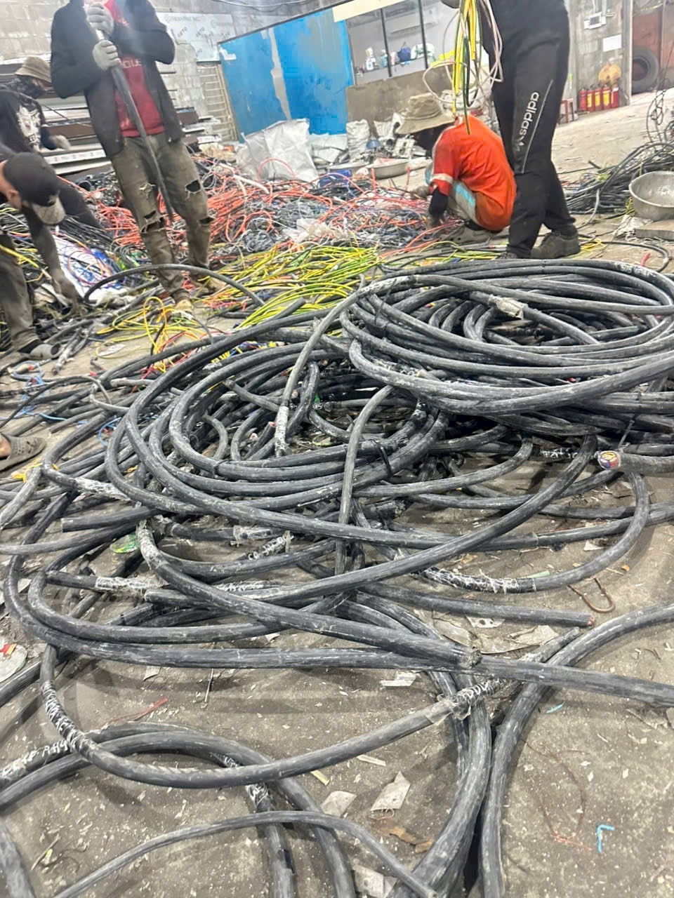 Tách lõi đồng dây điện